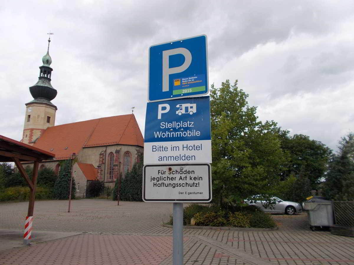 Wohnmobilstellplatz am Hotel Schlossblick Wohnmobilstellplatz am Hotel Schlossblick