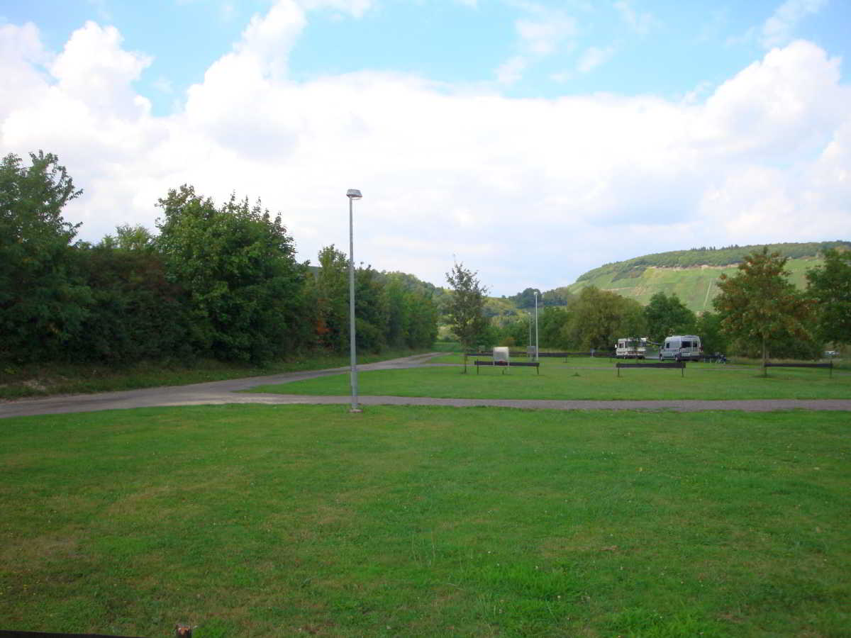 Wohnmobilstellplatz an den zwei Pappeln Wohnmobilstellplatz An den zwei Pappeln