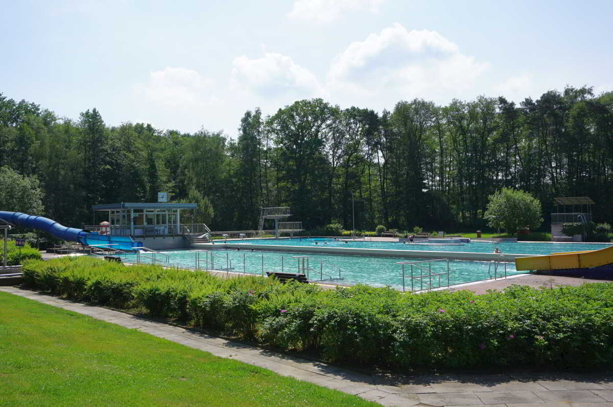 Wohnmobilstellplatz am Waldbad in Uelsen Wohnmobilstellplatz am Waldbad in Uelsen