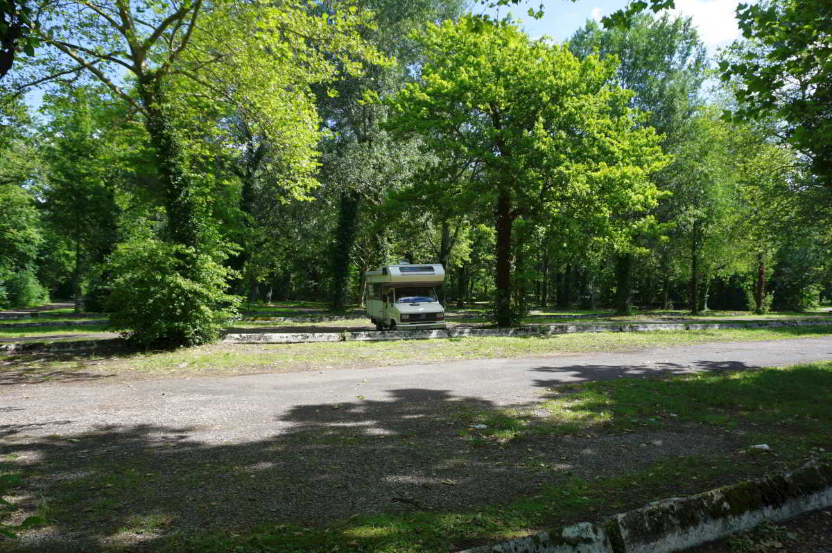 Wohnmobilstellplatz am Rheinstrandbad Wohnmobilstellplatz am Rheinstrandbad