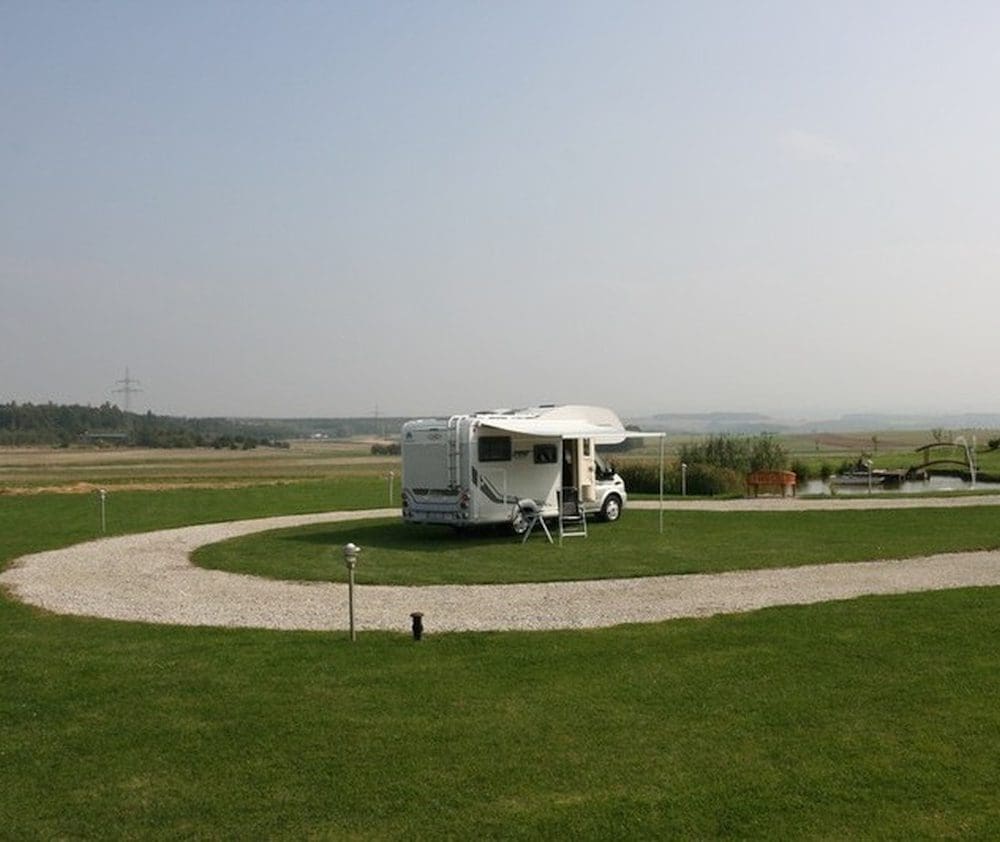 Wohnmobilstellplatz bei AMB Reisemobile Wohnmobilstellplatz bei AMB Reisemobile
