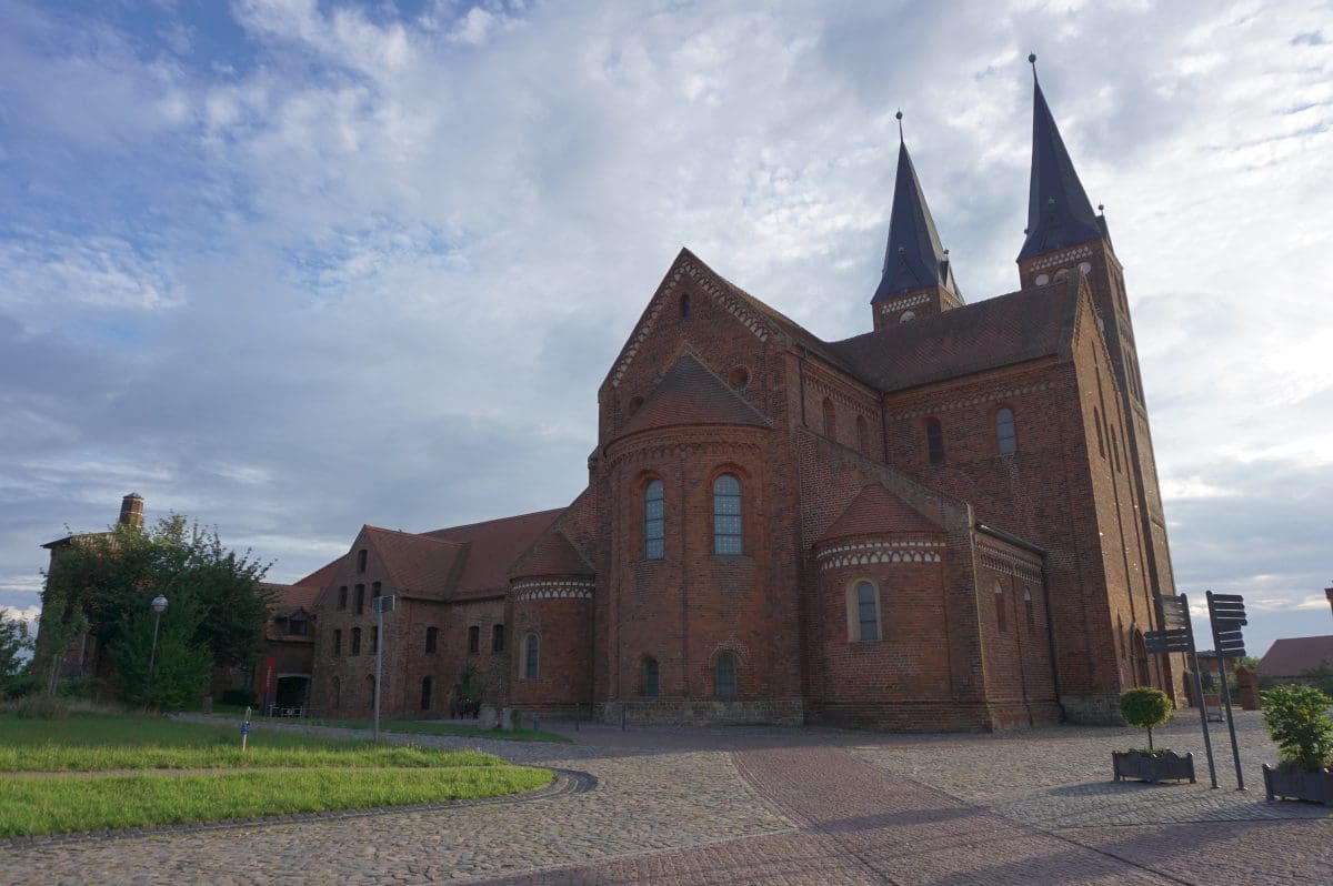 Wohnmobilstellplatz am Kloster Jerichow Wohnmobilstellplatz am Kloster Jerichow