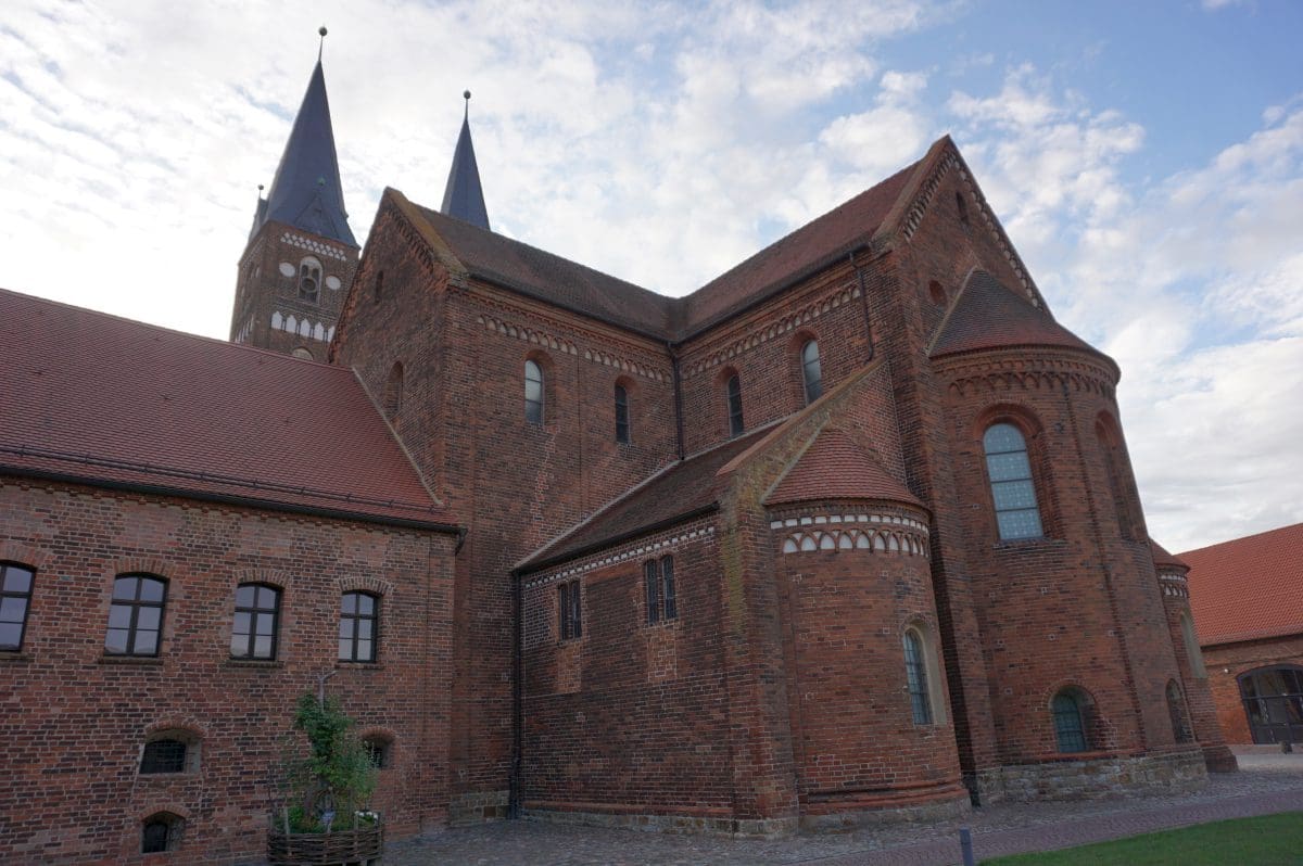 Wohnmobilstellplatz am Kloster Jerichow Wohnmobilstellplatz am Kloster Jerichow