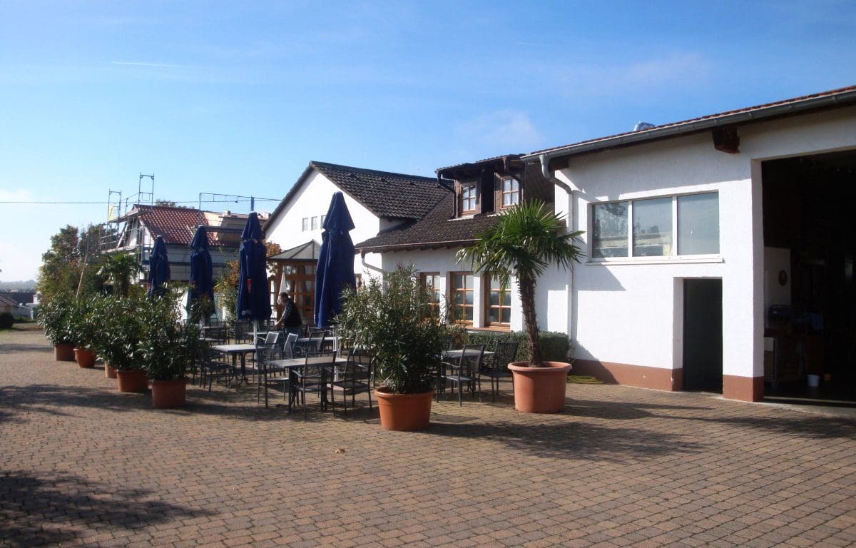 Wohnmobilstellplatz am Weingut Edel-Brauch Wohnmobilstellplatz am Weingut Edel-Brauch