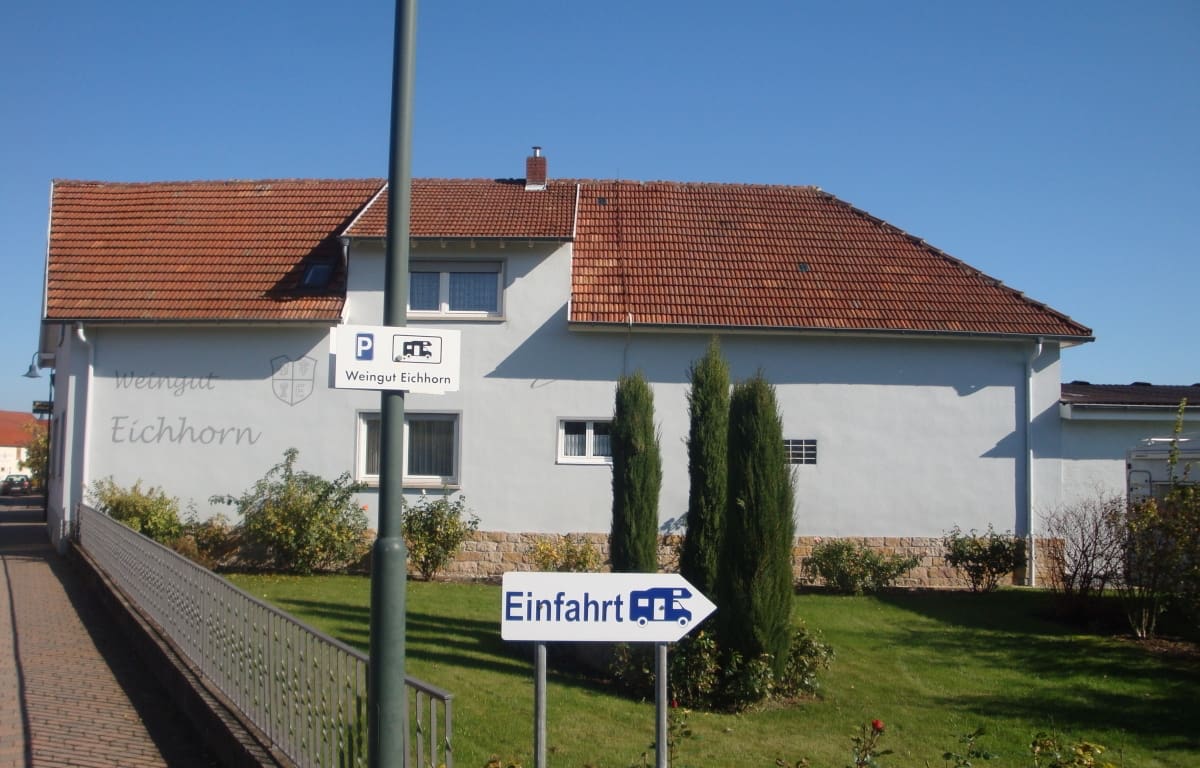 Wohnmobilstellplatz am Weingut Eichhorn Wohnmobilstellplatz am Weingut Eichhorn