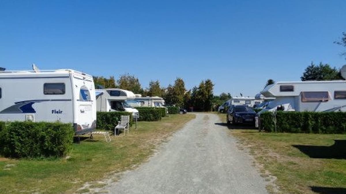 Wohnmobilstellplatz am Wiesenrand in Heringsdorf-Ahlbeck Wohnmobilstellplatz am Wiesenrand in Heringsdorf-Ahlbeck