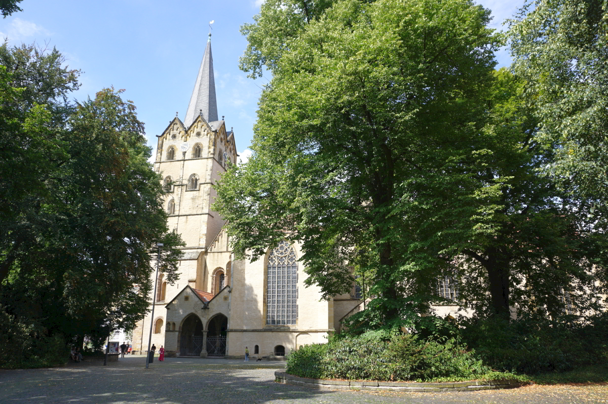 Münsterkirche mit dem Kantorhaus in Herford Münsterkirche mit dem Kantorhaus in Herford