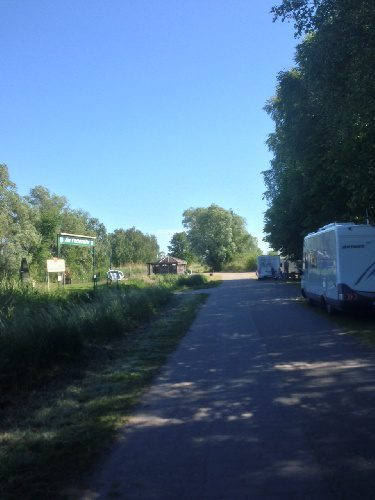 Wohnmobilstellplatz am Teichland-Linum Wohnmobilstellplatz am Teichland-Linum