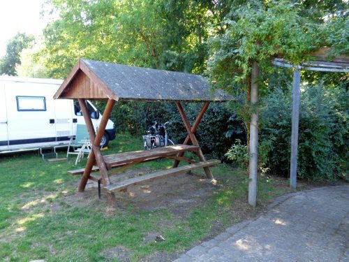 Wohnmobilstellplatz beim Wassersportzentrum Wohnmobilstellplatz beim Wassersportzentrum
