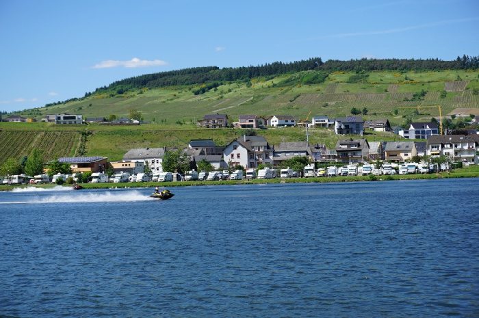 Wohnmobilstellplatz am Weingut Zellerhof Wohnmobilstellplatz am Weingut Zellerhof