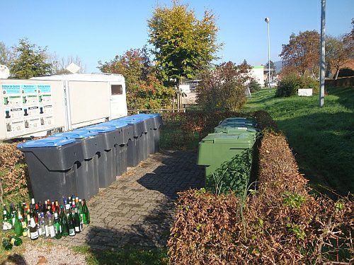 Wohnmobilstellplatz an der Renchtalstadion Wohnmobilstellplatz an der Renchtalstadion