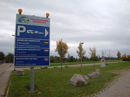 Wohnmobilstellplatz am Freizeitcenter Oberrhein Wohnmobilstellplatz am Freizeitcenter Oberrhein