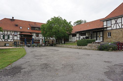Wohnmobilstellplatz am Weingut Kern Wohnmobilstellplatz am Weingut Kern